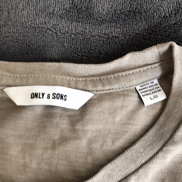 S: L. Brown Only & Sons T-shirt - Picture 3 of 3